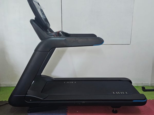 Commercial Life fitness Treadmill 7Hp DC with 16 'TFT WIFI enabled - Image 2