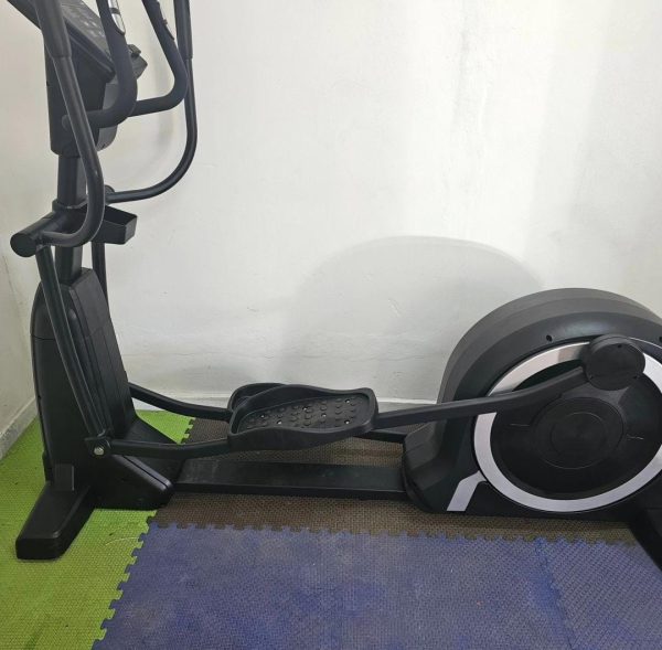 Commercial Cross Trainer - Image 2
